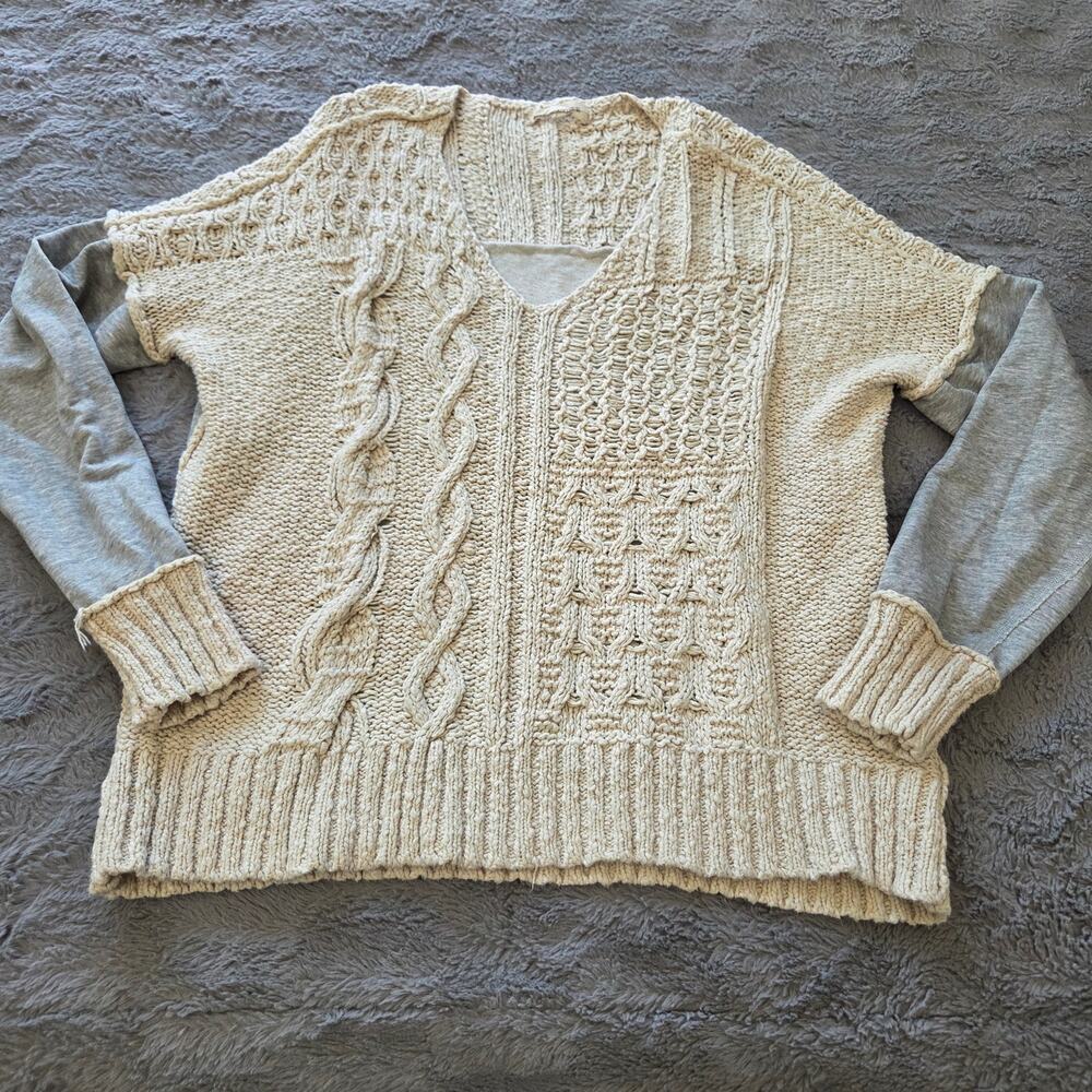 By Together Natural and Gray Cable Knit V-Neck Slouchy Sweater Womans M